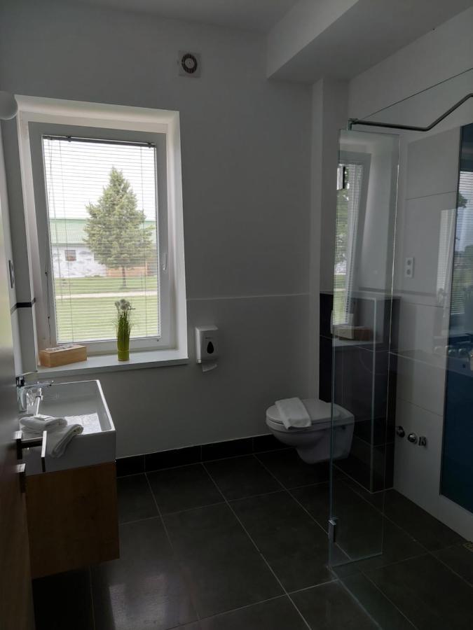 Hedervari Lovas Vendeghaz Exterior foto